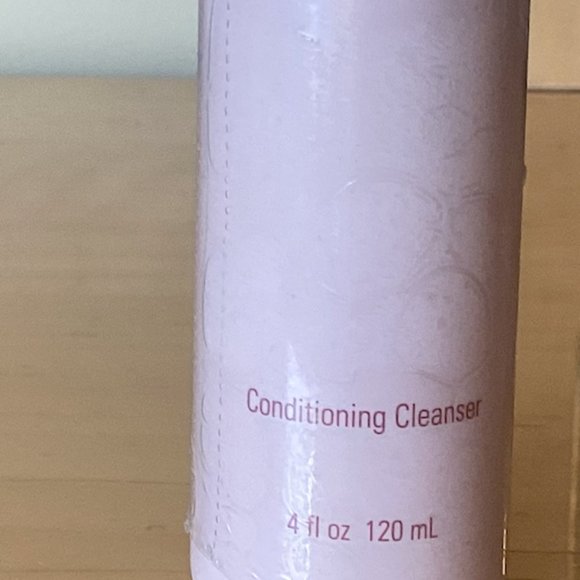 Unopened Sheer Cover Conditioning Cleanser - Picture 2 of 4